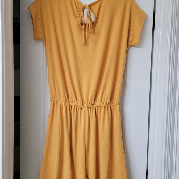 NWOT Golden Yellow Romper - Picture 2 of 4